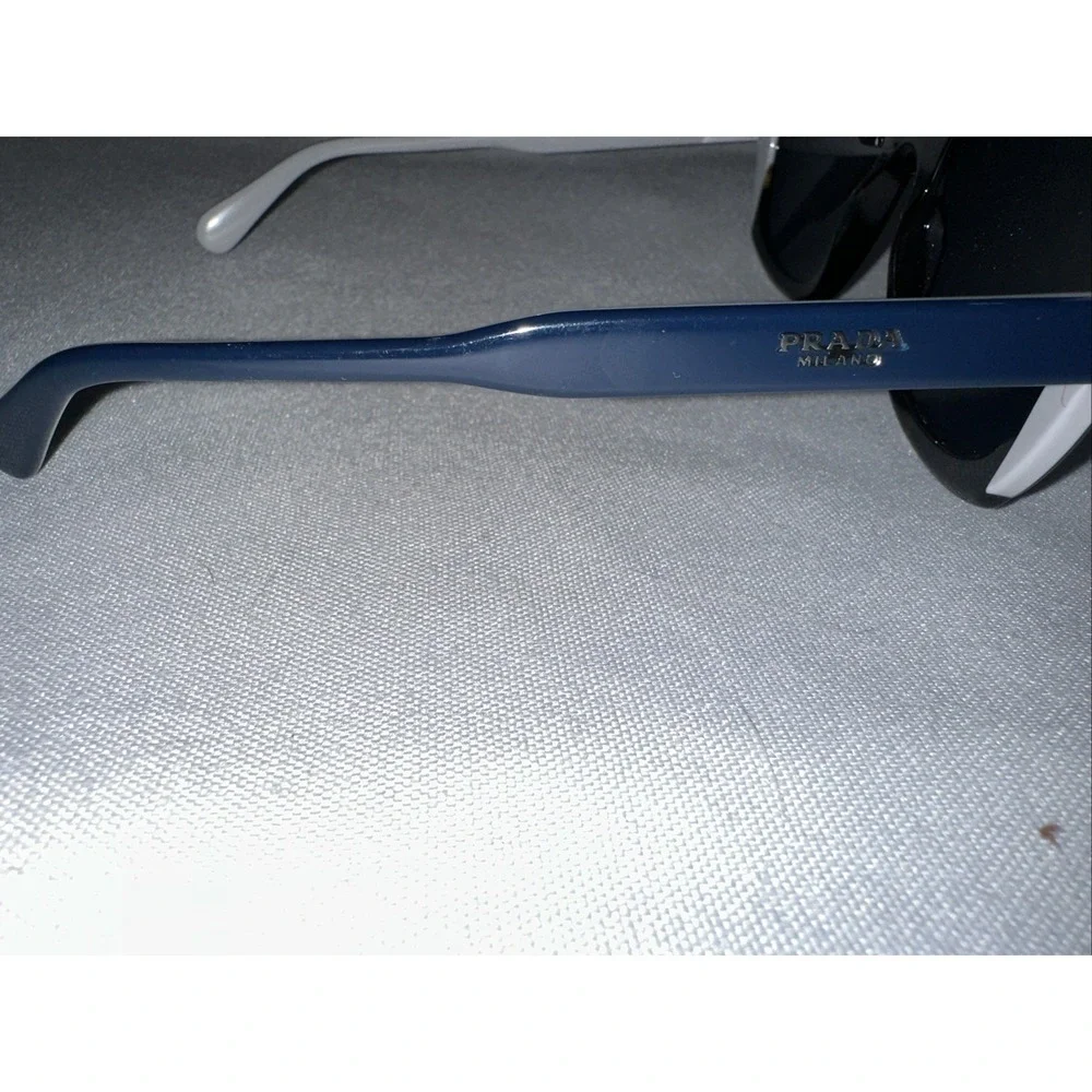 Prada product pair